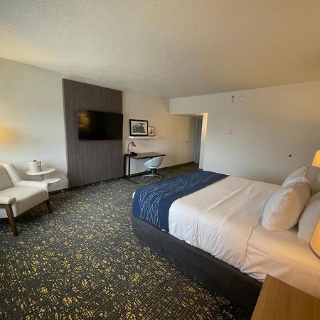 Saint Louis Airport Hotel Woodson Terrace Bagian luar foto