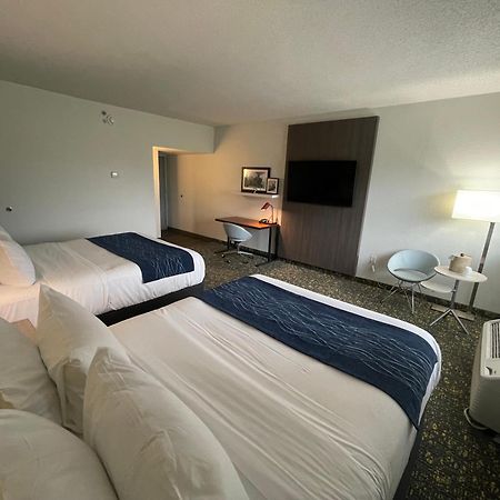 Saint Louis Airport Hotel Woodson Terrace Bagian luar foto