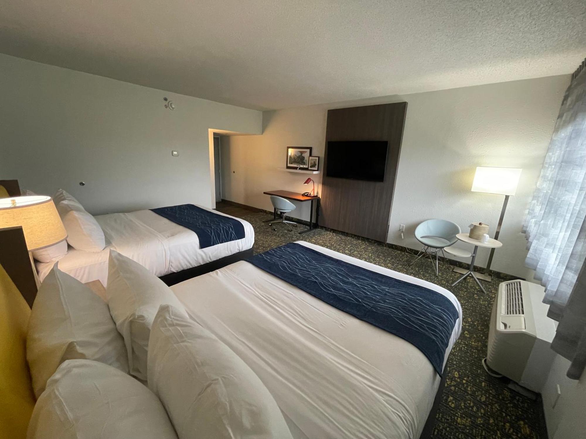 Saint Louis Airport Hotel Woodson Terrace Bagian luar foto