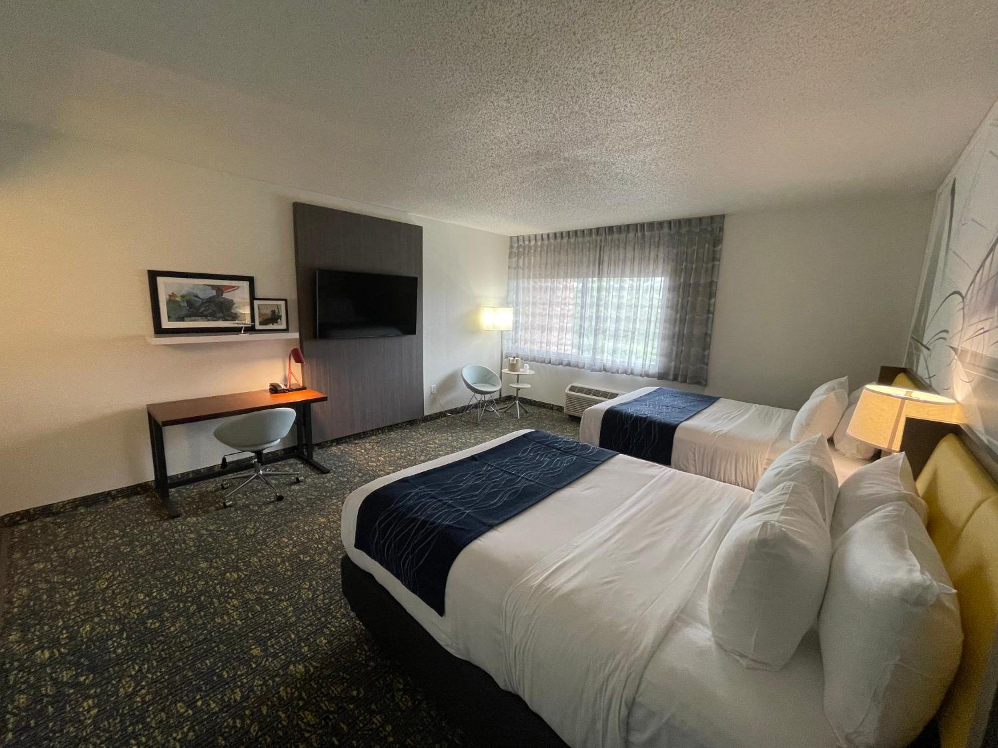 Saint Louis Airport Hotel Woodson Terrace Bagian luar foto