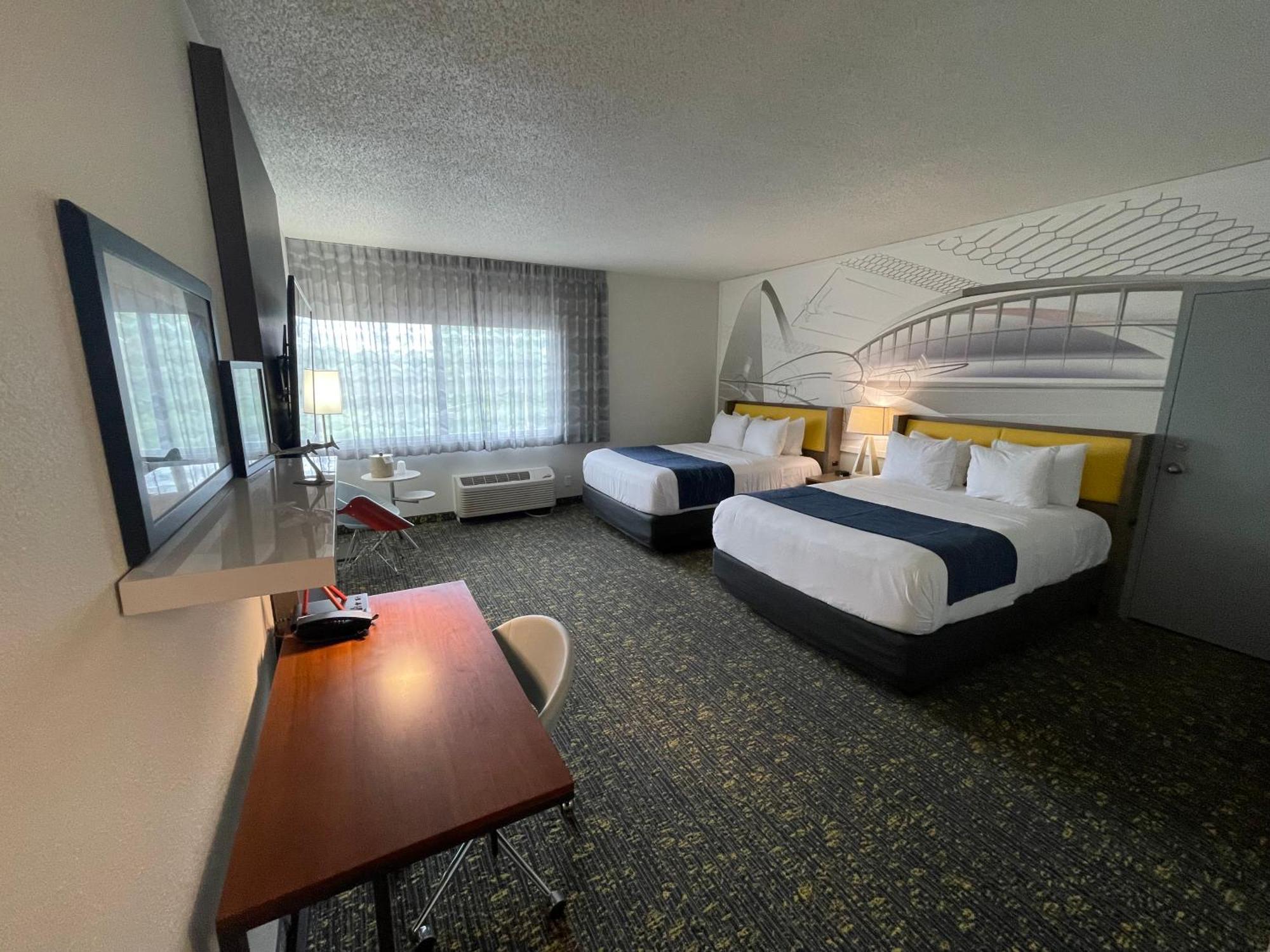 Saint Louis Airport Hotel Woodson Terrace Bagian luar foto