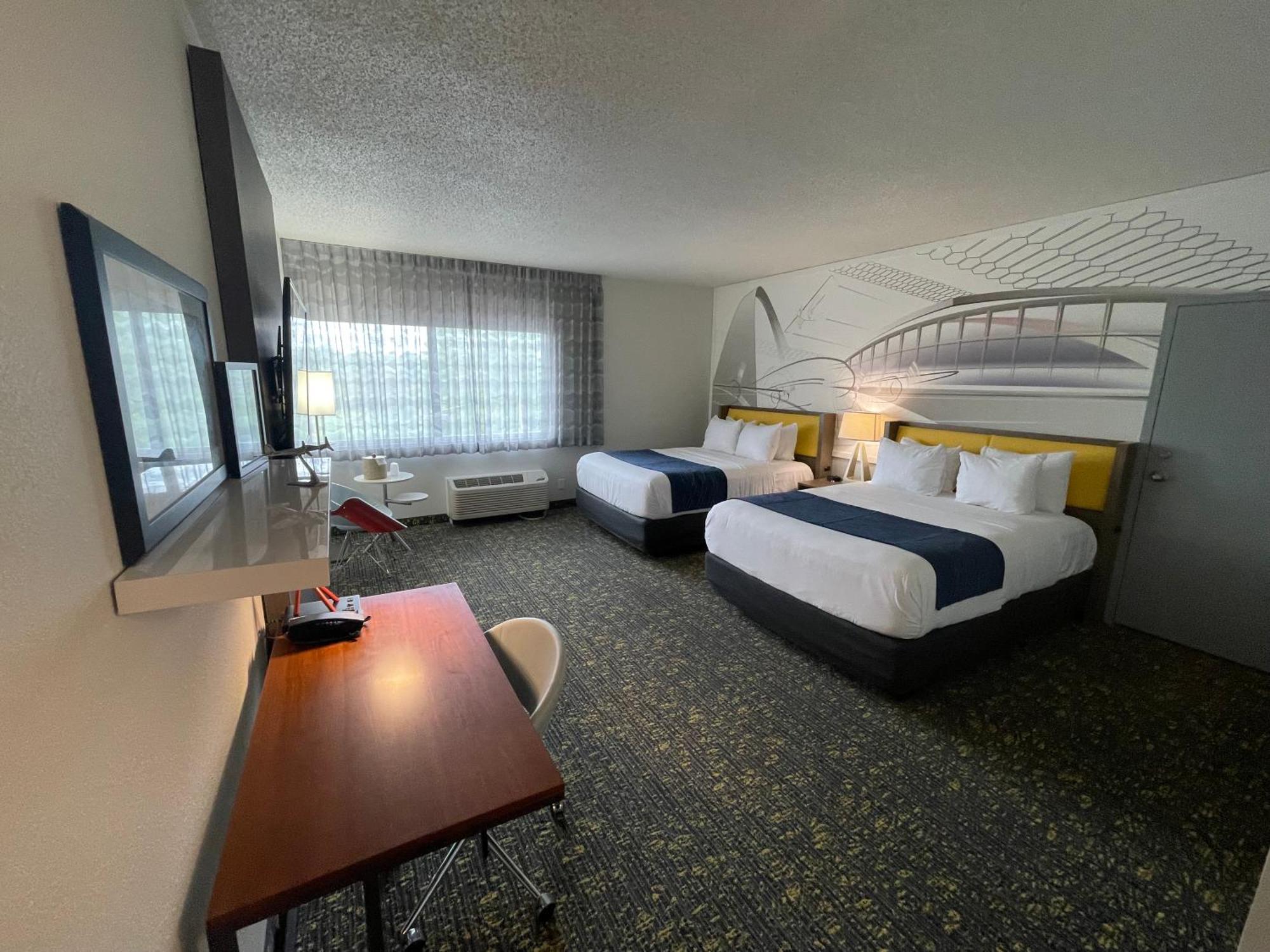Saint Louis Airport Hotel Woodson Terrace Bagian luar foto