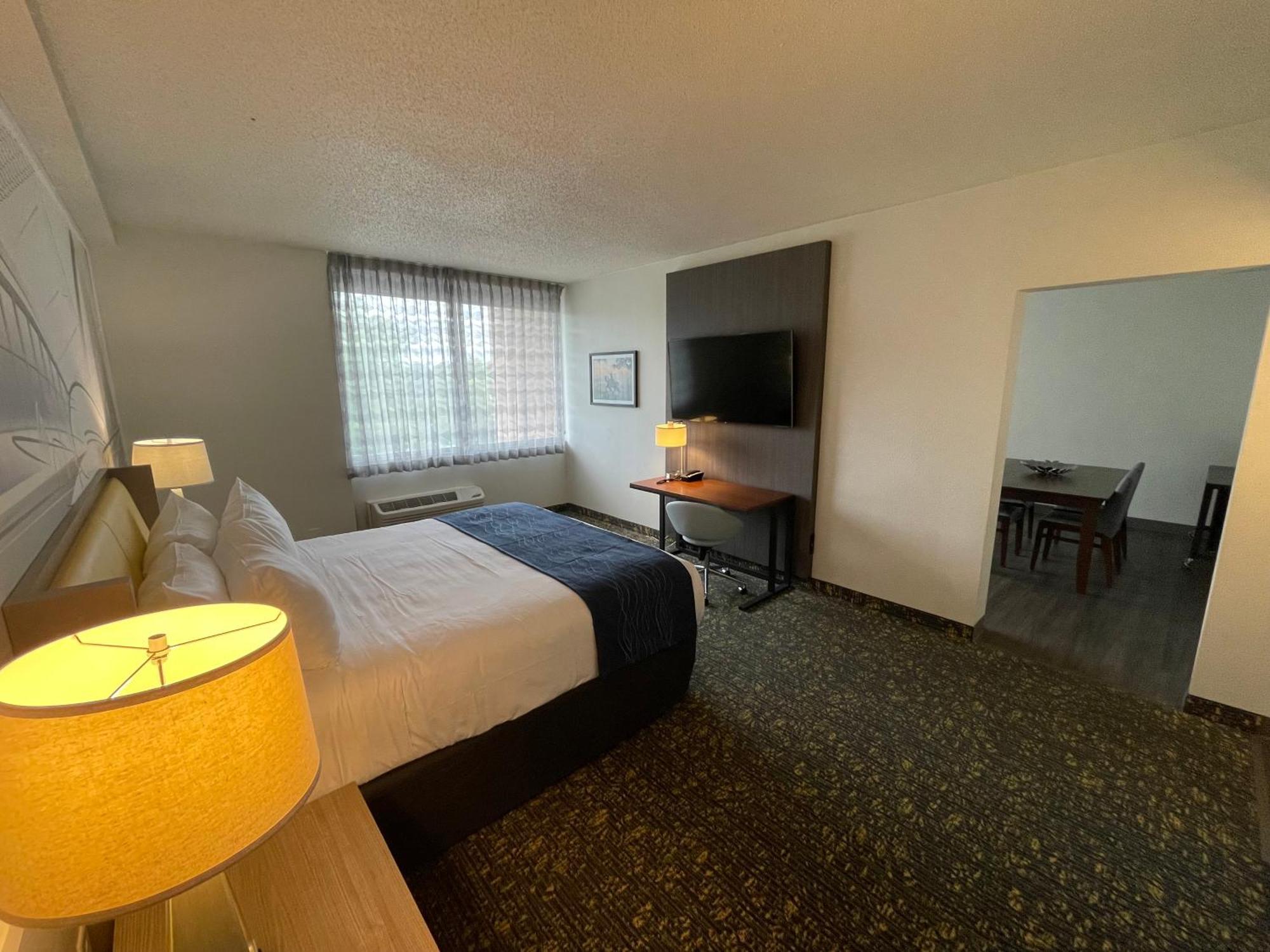 Saint Louis Airport Hotel Woodson Terrace Bagian luar foto