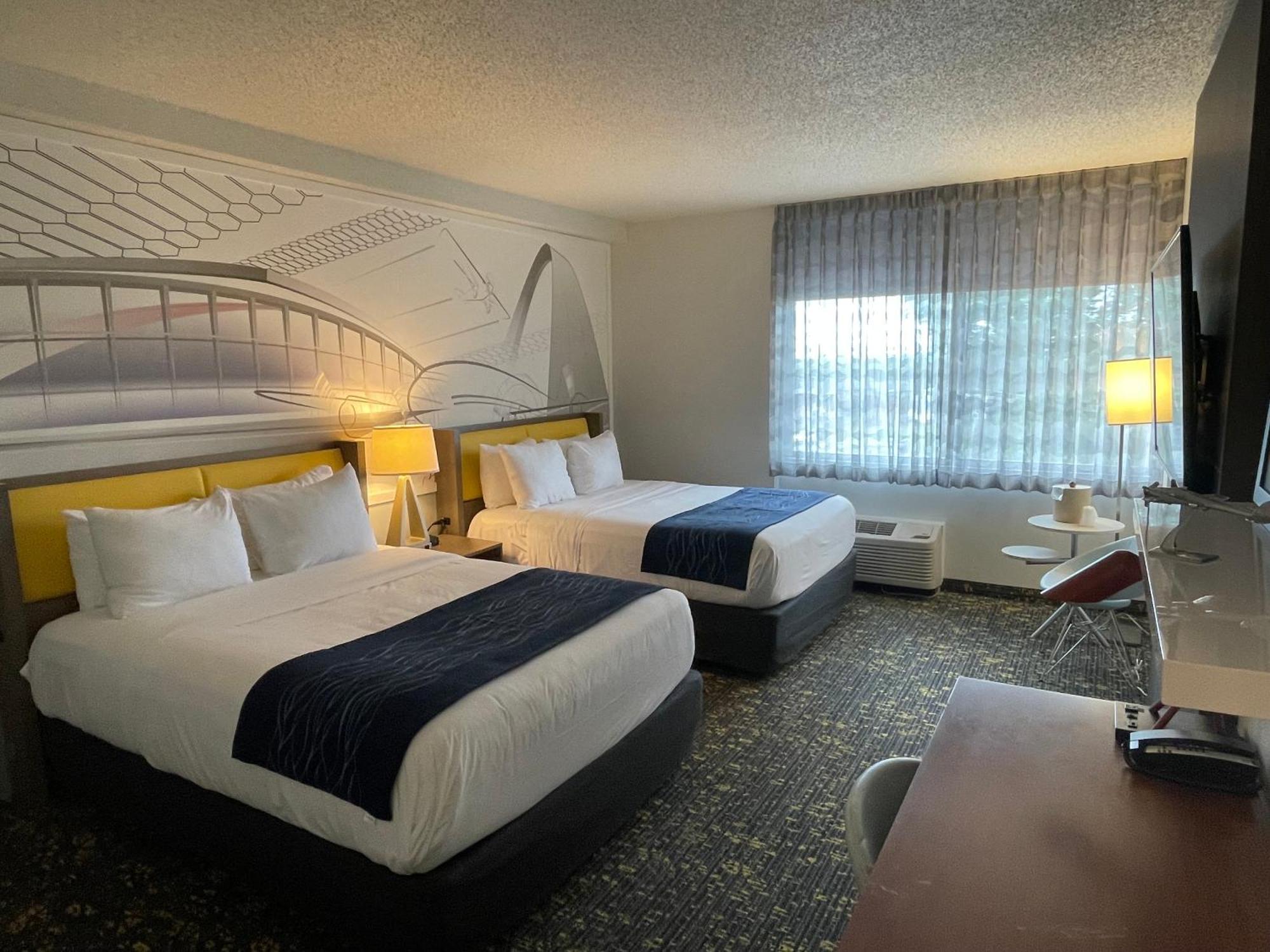 Saint Louis Airport Hotel Woodson Terrace Bagian luar foto