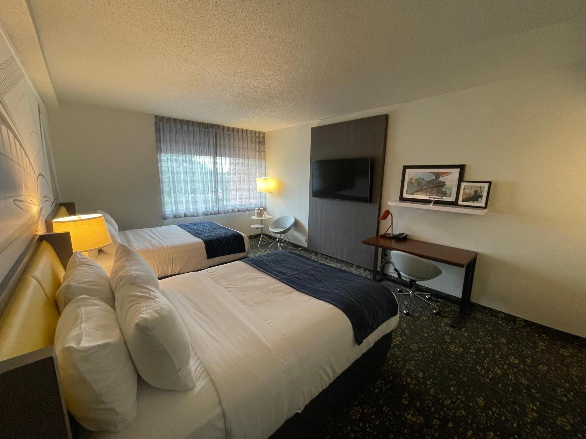 Saint Louis Airport Hotel Woodson Terrace Bagian luar foto