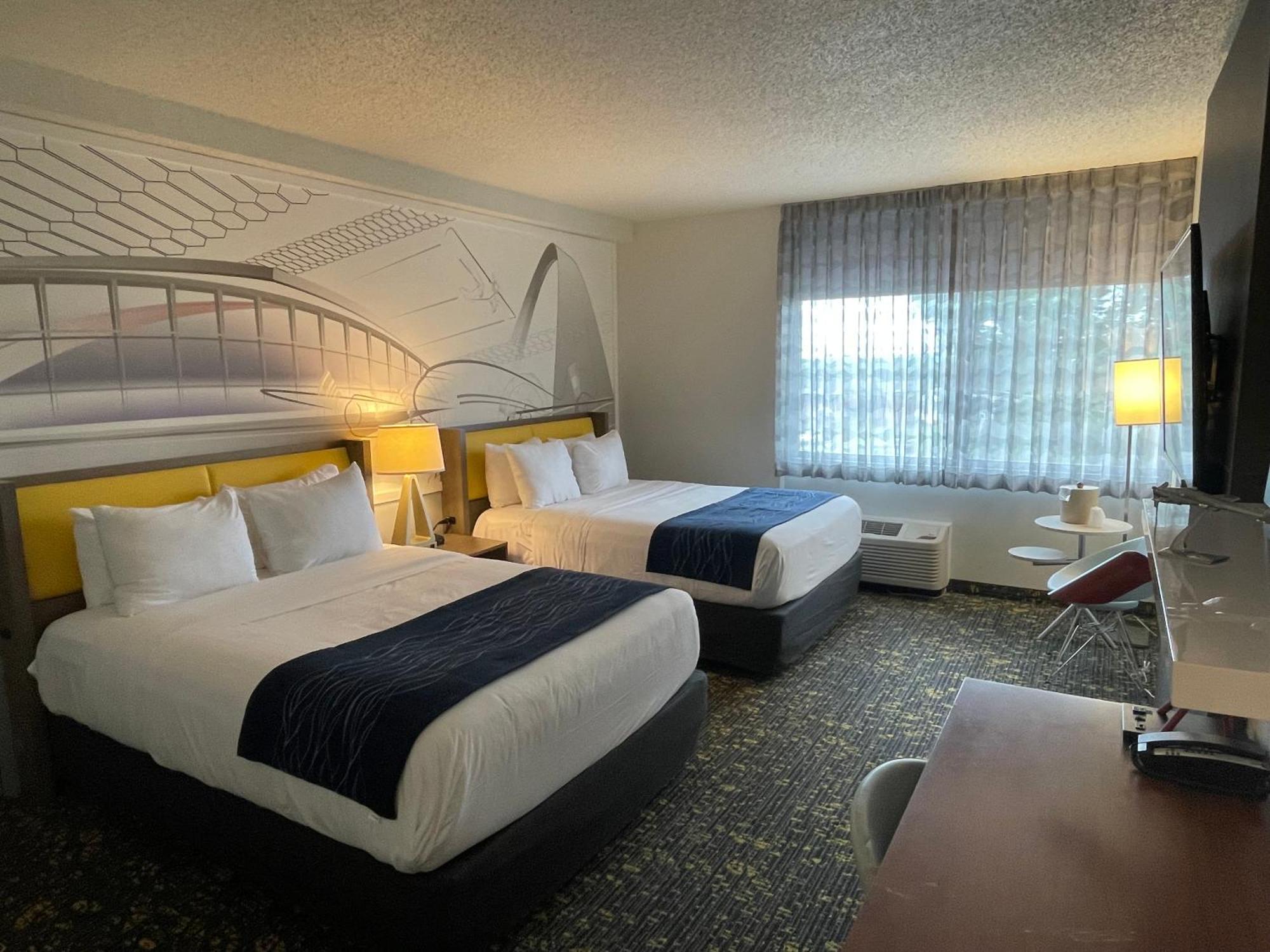 Saint Louis Airport Hotel Woodson Terrace Bagian luar foto