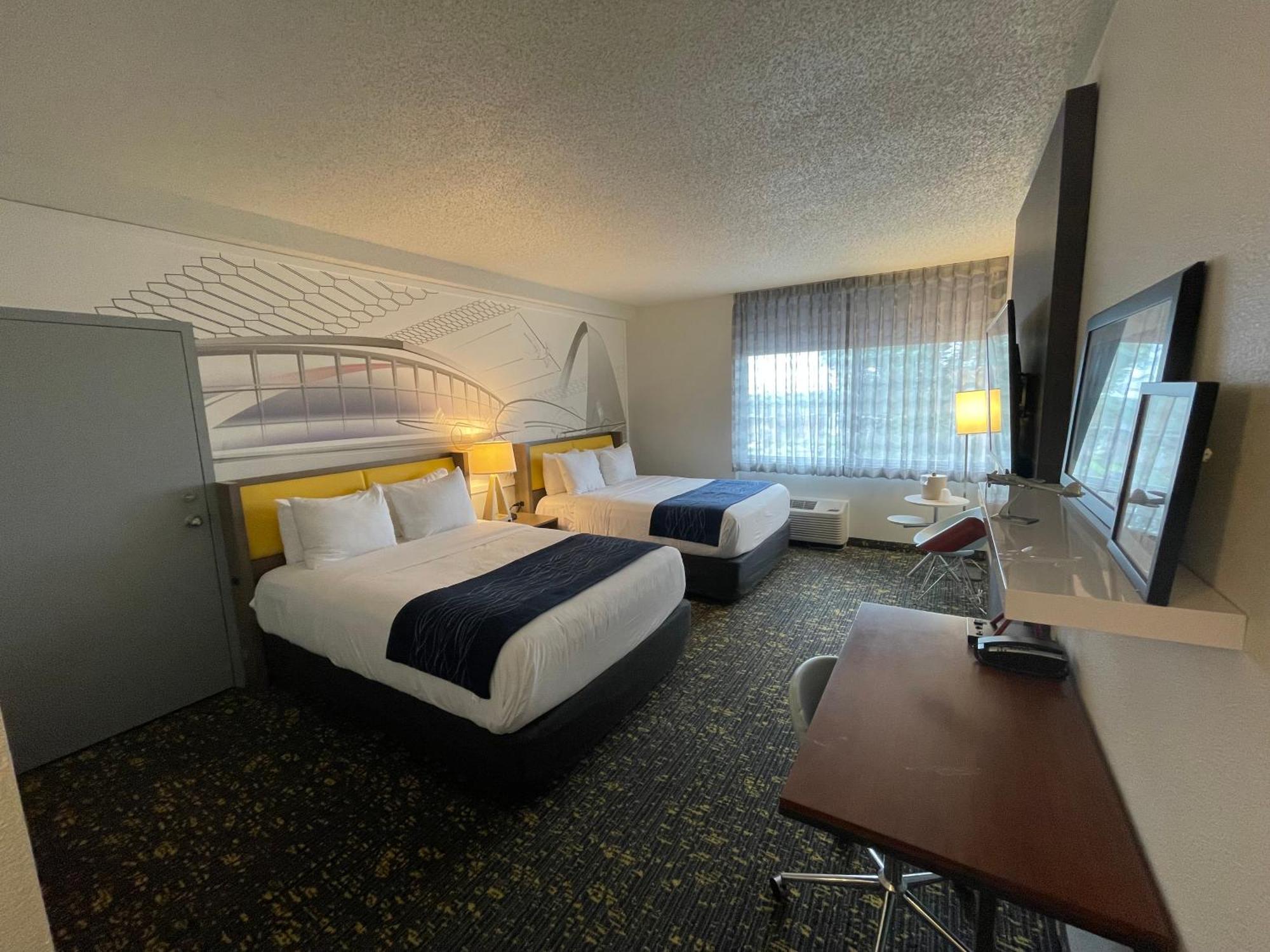 Saint Louis Airport Hotel Woodson Terrace Bagian luar foto