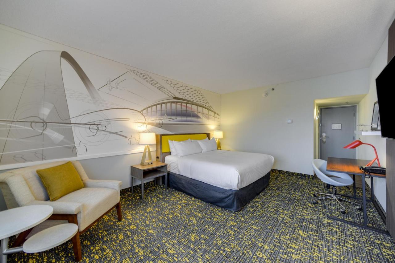 Saint Louis Airport Hotel Woodson Terrace Bagian luar foto