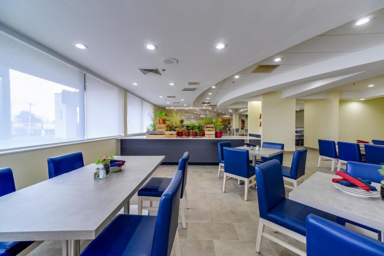 Saint Louis Airport Hotel Woodson Terrace Bagian luar foto