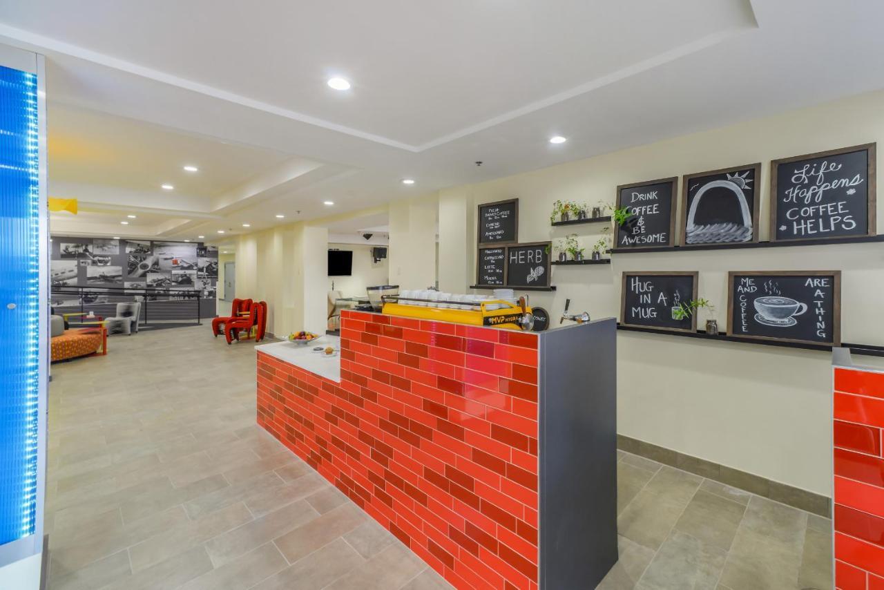 Saint Louis Airport Hotel Woodson Terrace Bagian luar foto