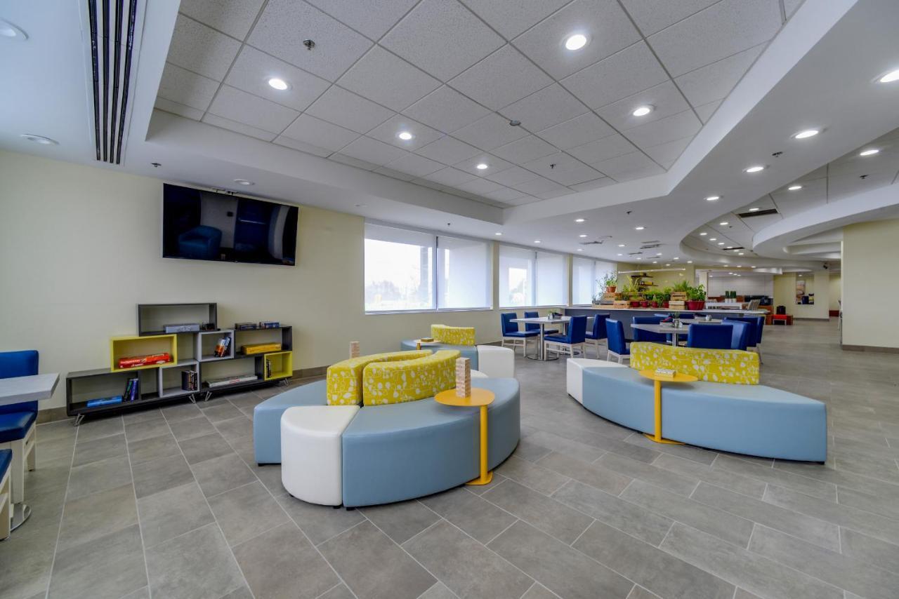 Saint Louis Airport Hotel Woodson Terrace Bagian luar foto