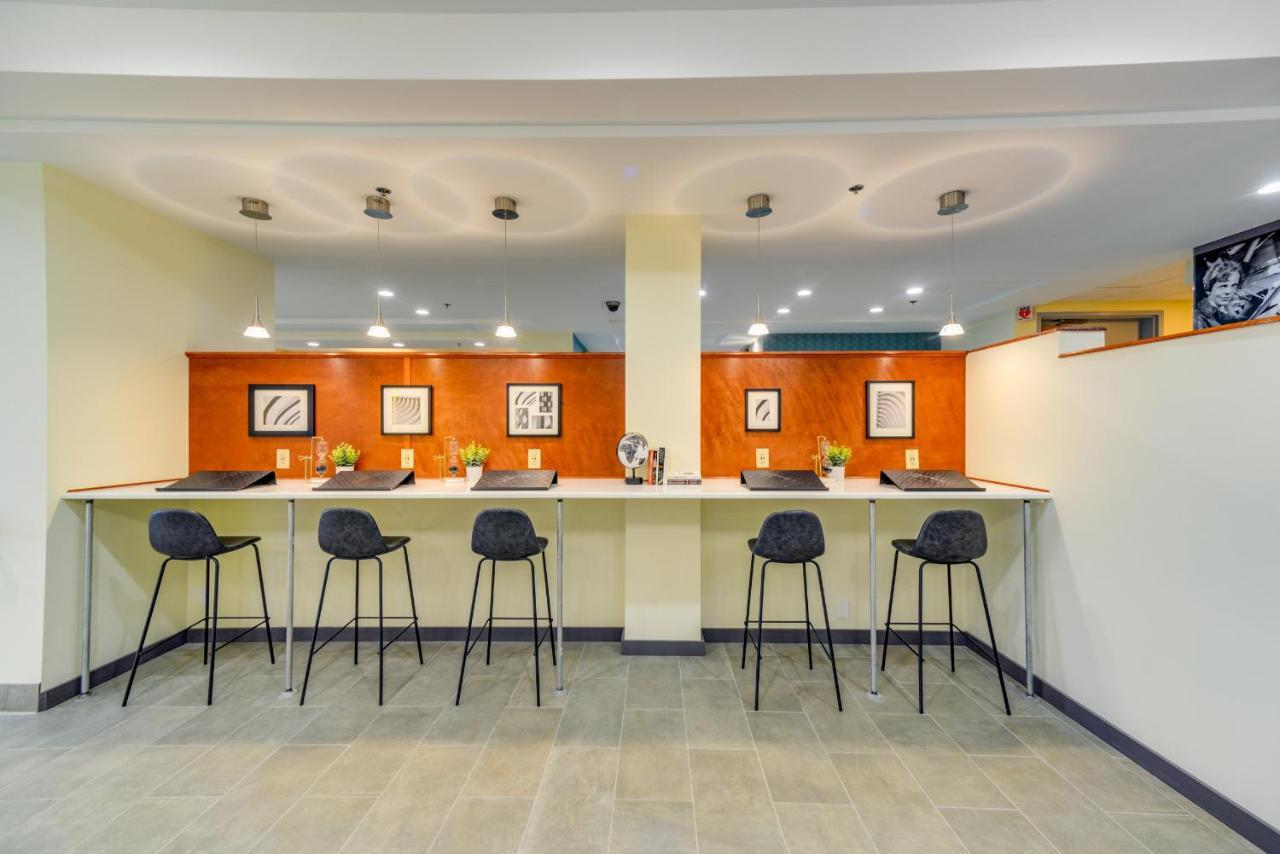 Saint Louis Airport Hotel Woodson Terrace Bagian luar foto