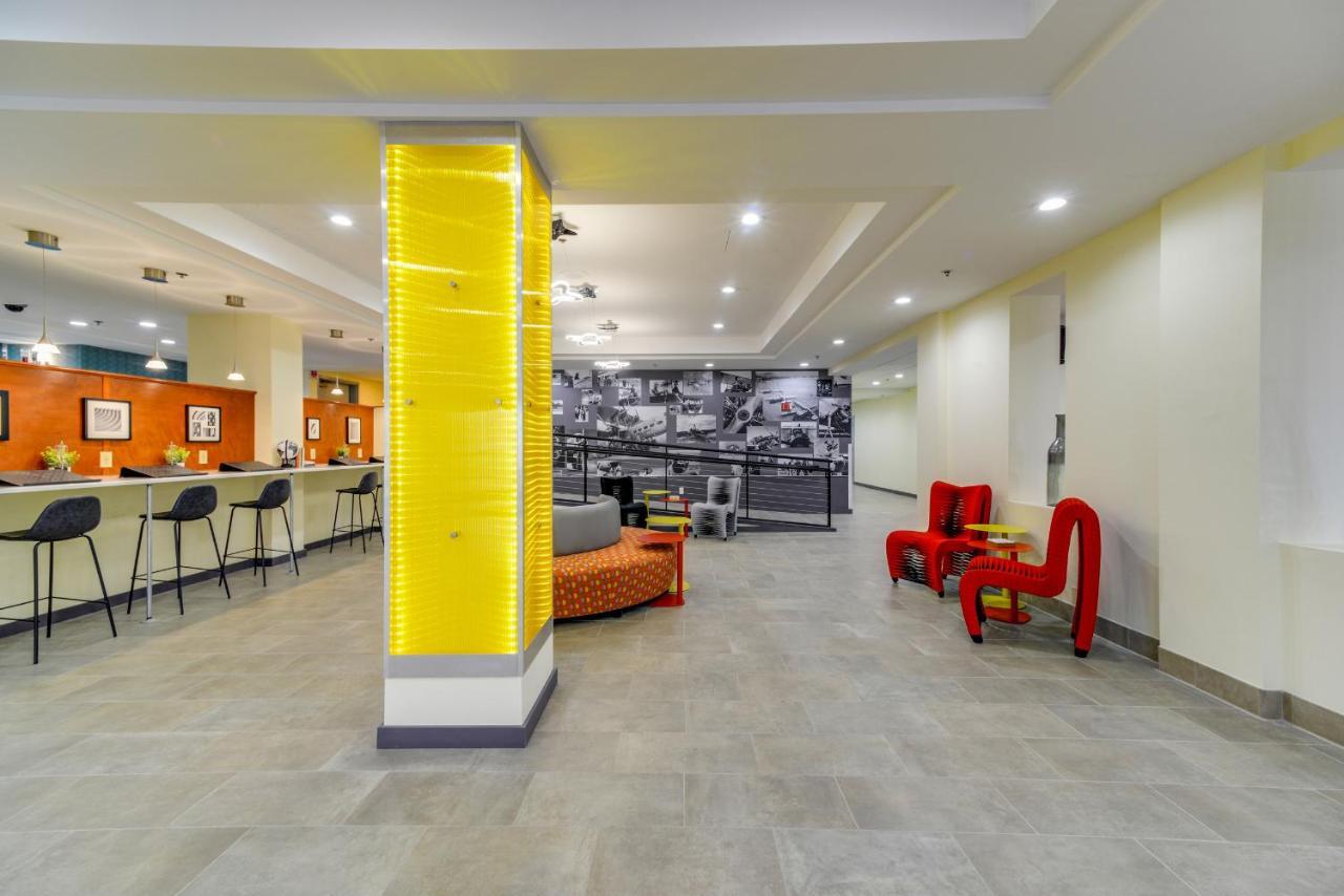Saint Louis Airport Hotel Woodson Terrace Bagian luar foto