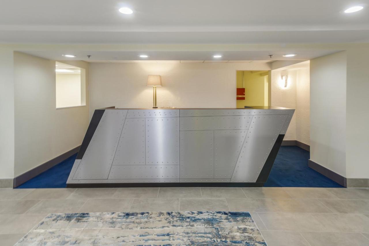 Saint Louis Airport Hotel Woodson Terrace Bagian luar foto